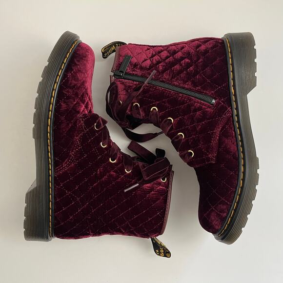 Dr. Martens 1460 Quilted Cherry Red Velvet Boots Women's 7 Grunge Vamp Vegan NEW - Picture 6 of 13